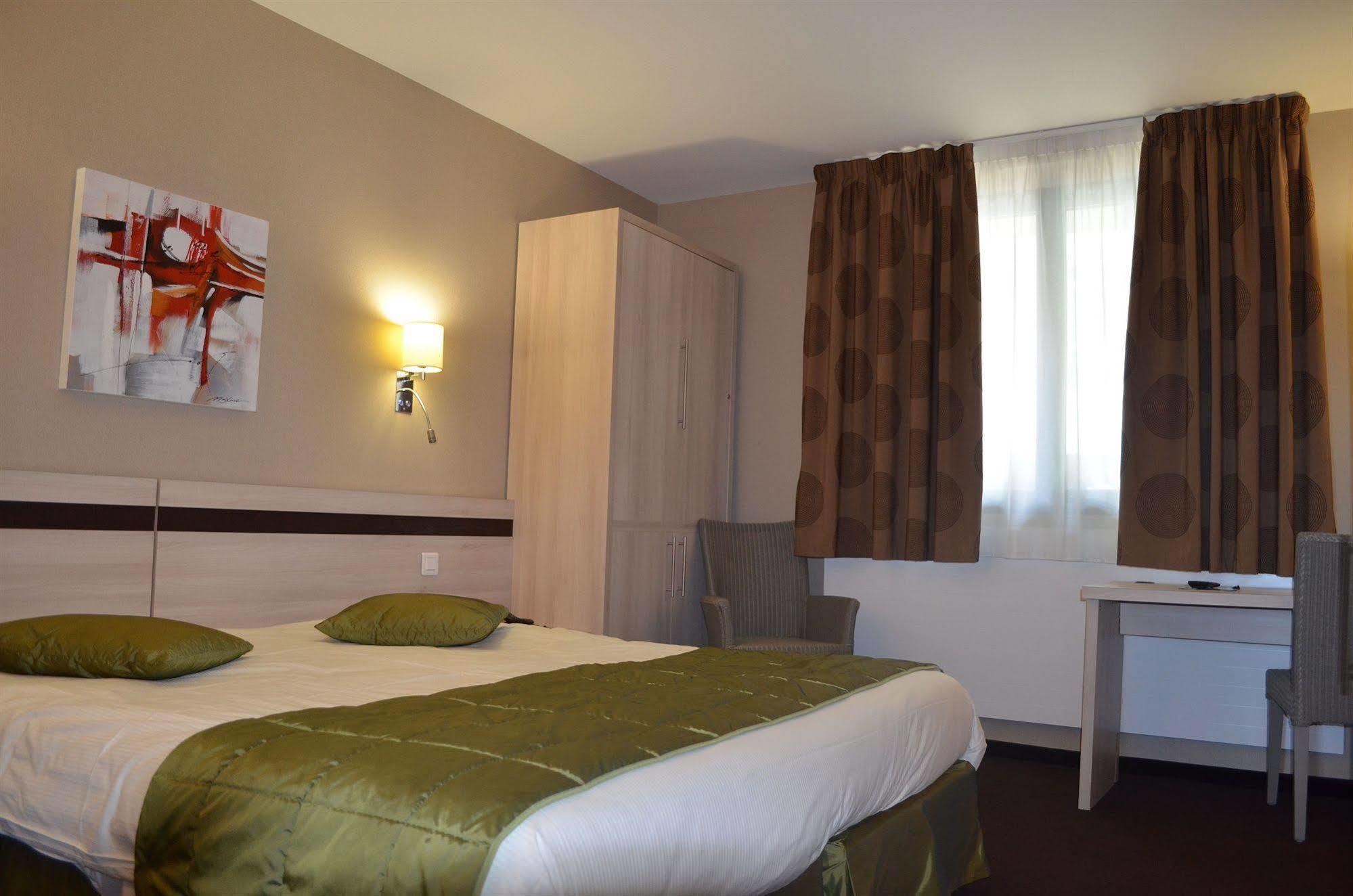 Park Hotel & Appartements Cholet Exterior foto